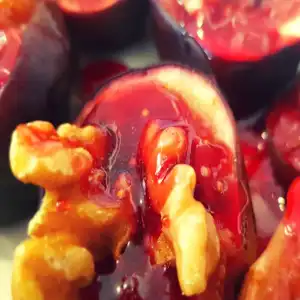 Arra të Mbushura me Fik Walnut Stuffed Figs (with Fig Syrup)