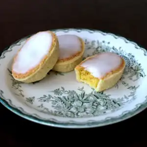 Mazariner – Scandinavian Almond Tartlets